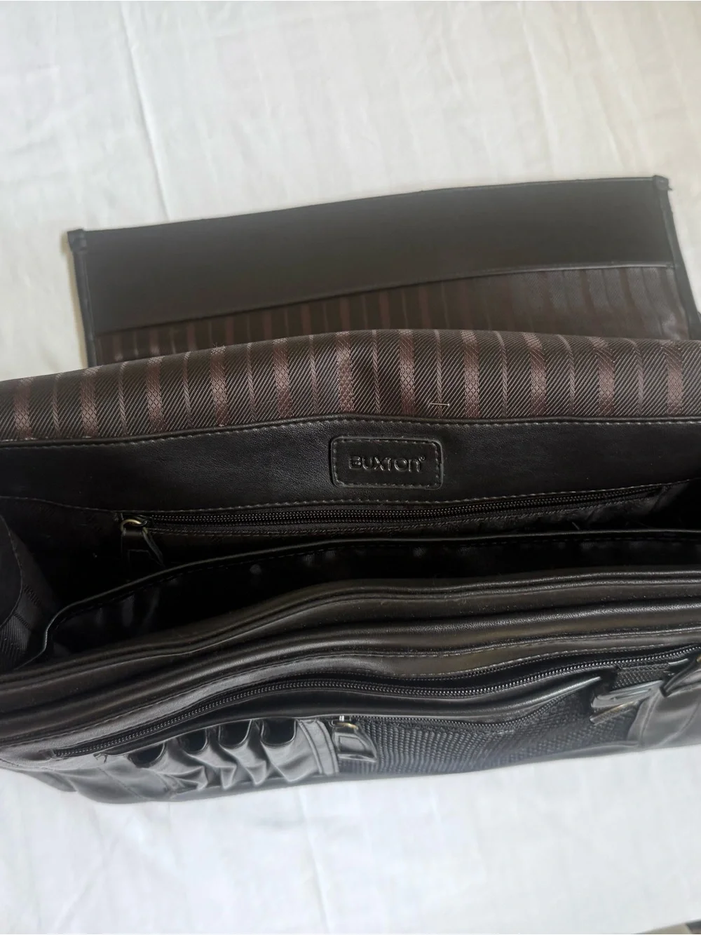 Buxton Black Soft Leather Men’s Organizer Briefcase in pristine condition.